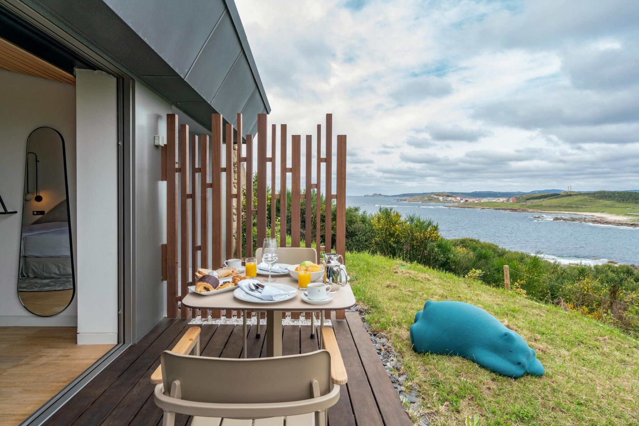 Parador-Costa-da-Morte-84-Habitacion-Estandar-Matrimonio-Desayuno-Terraza-scaled.jpg