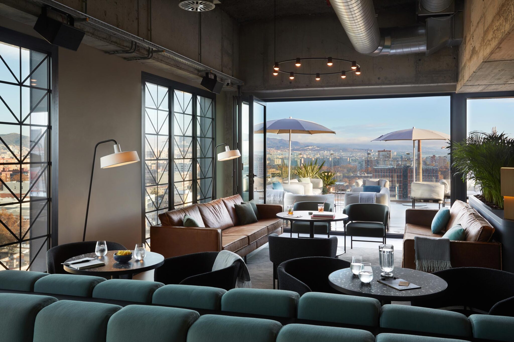 TheSocialHub_Barcelona_RooftopBar_Lounge_Day.jpg